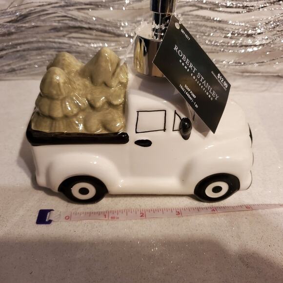 Robert Stanley Vintage Blue Pick up Truck with Christmas Tree Soap Dispenser - Picture 5 of 6